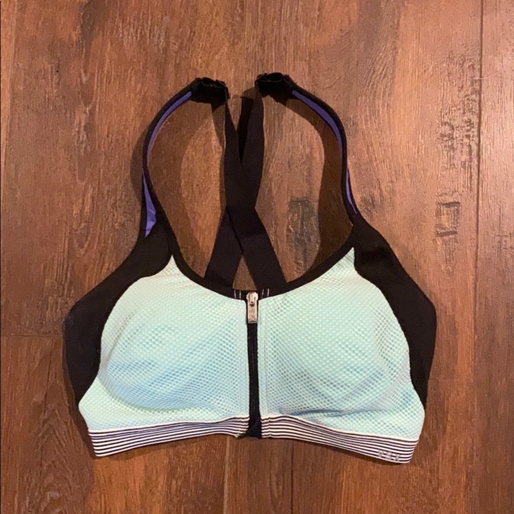 Victoria’s Secret Sports Bra 32D